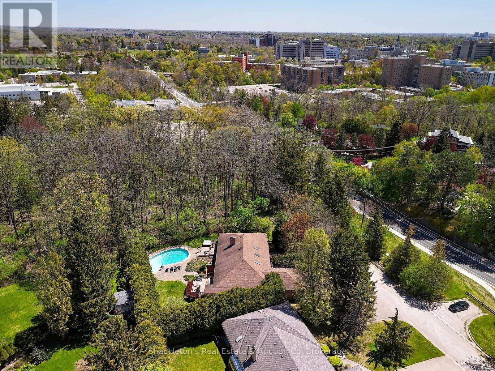 258 WINDERMERE COURT EAST Image 43