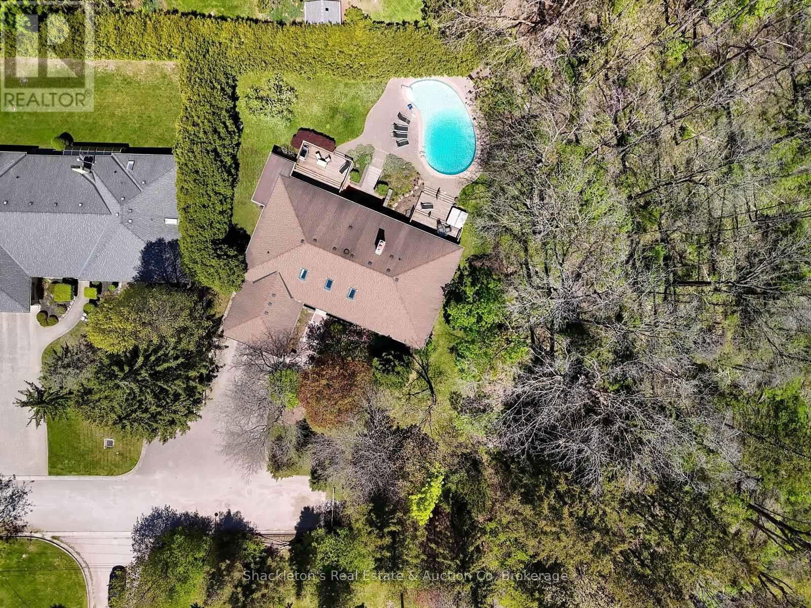 258 WINDERMERE COURT EAST Image 44