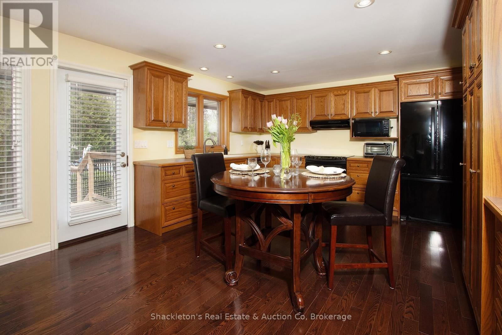 258 WINDERMERE COURT EAST Image 8