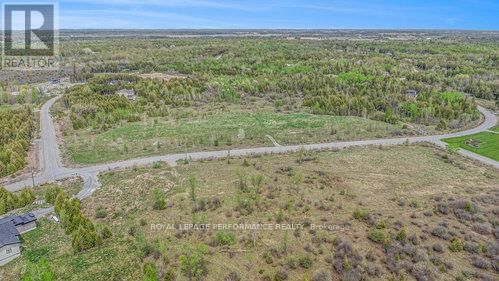 7 MCDONELL CRESCENT Image 22