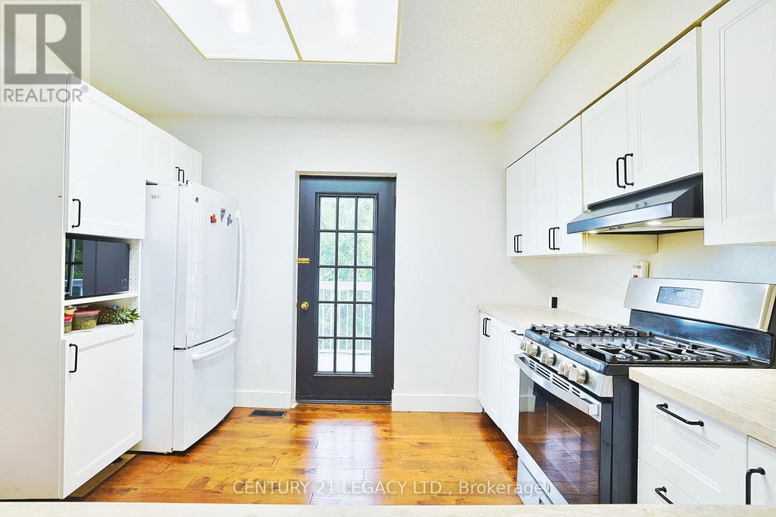 23 LANSDOWNE STREET WEST Image 11
