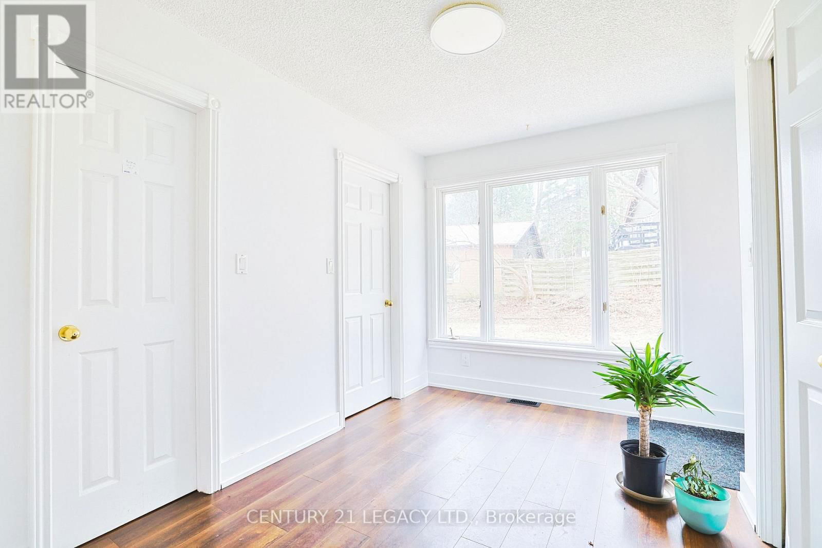 23 LANSDOWNE STREET WEST Image 16