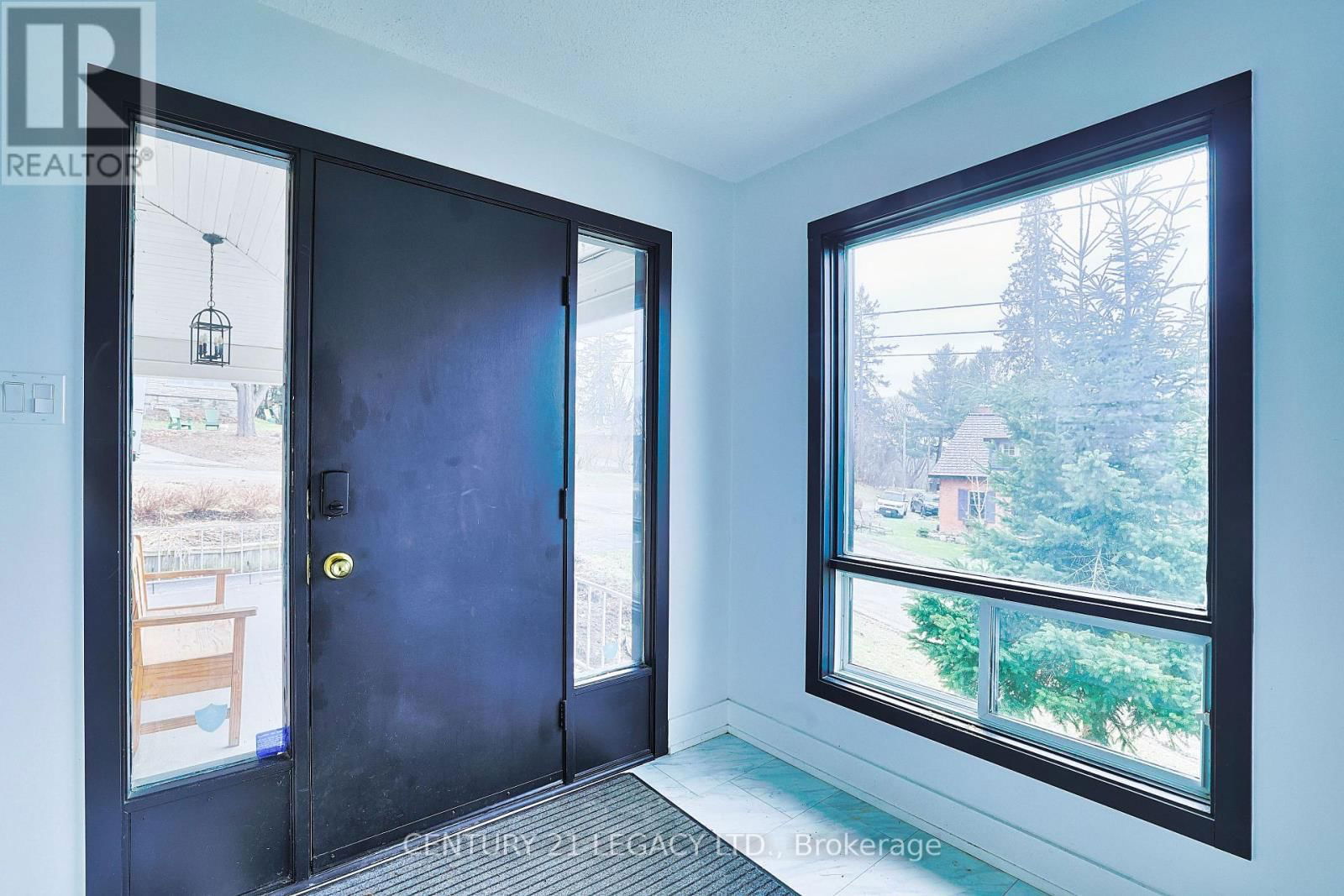 23 LANSDOWNE STREET WEST Image 19