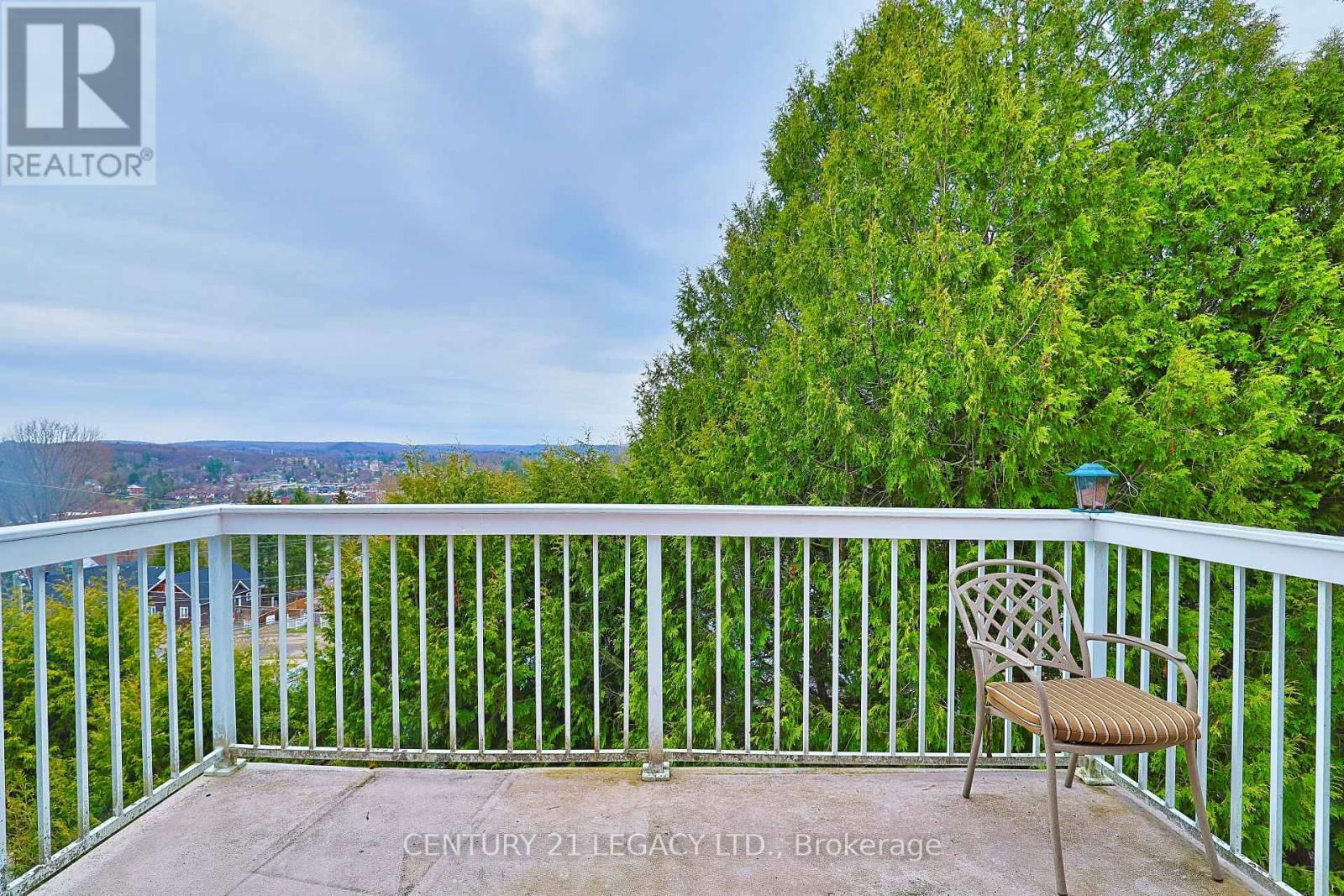 23 LANSDOWNE STREET WEST Image 34