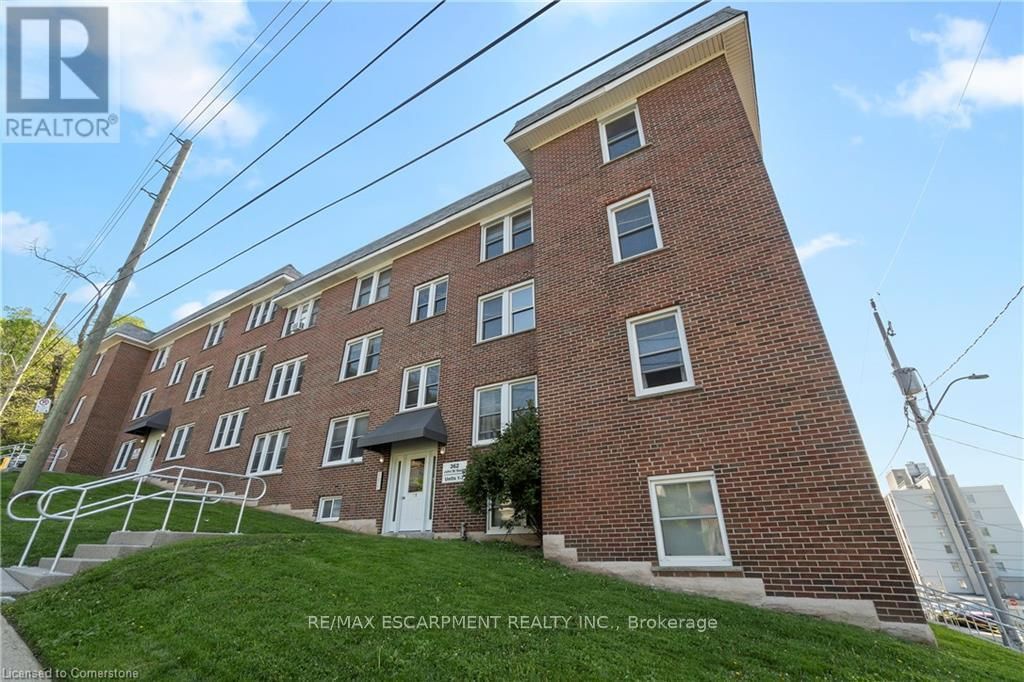 4 - 362 JOHN STREET SOUTH Image 2