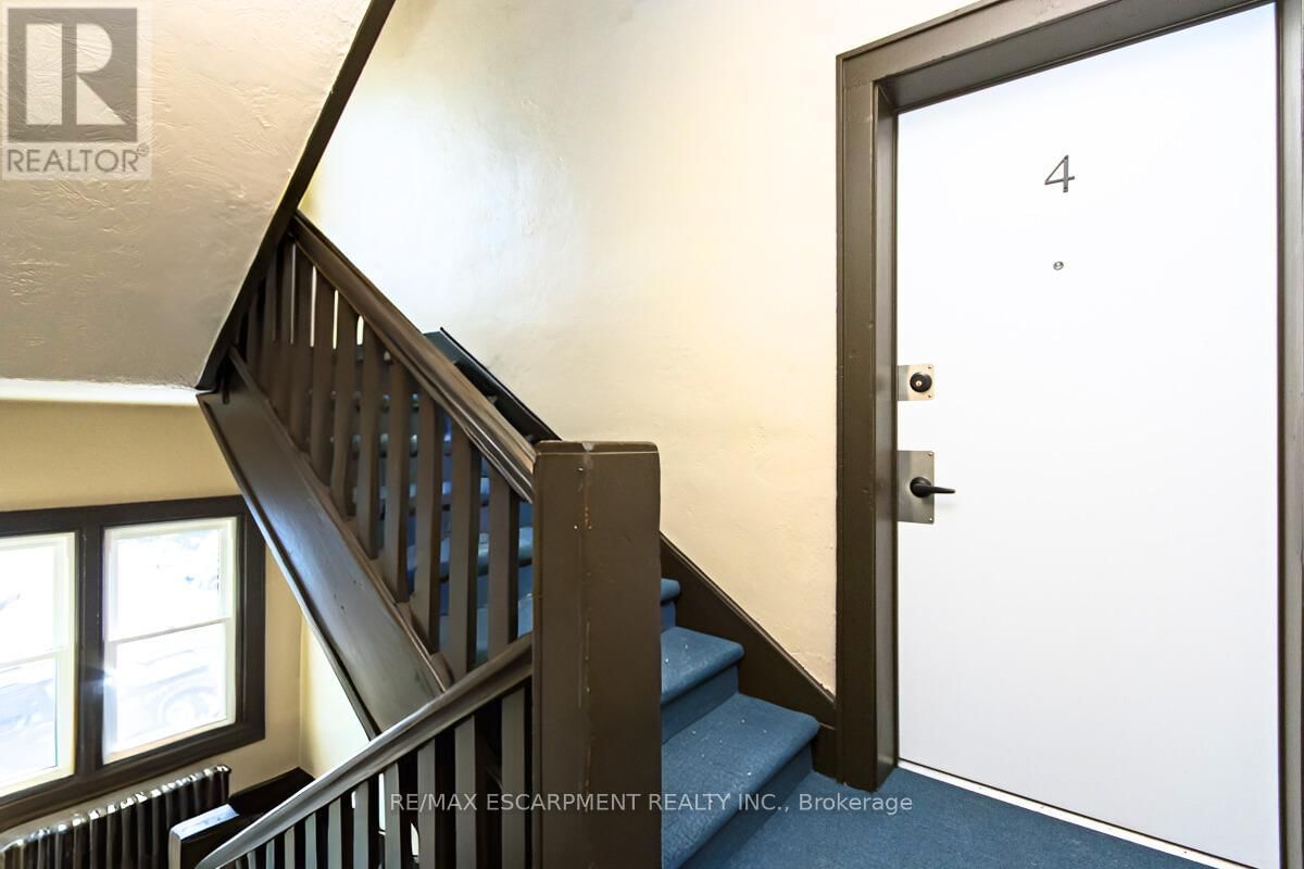 4 - 362 JOHN STREET SOUTH Image 4
