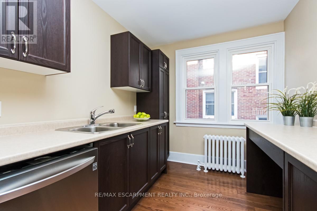 4 - 362 JOHN STREET SOUTH Image 8