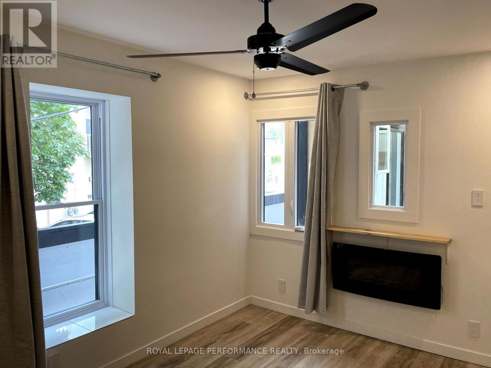 10 SHERBROOKE AVENUE Image 16