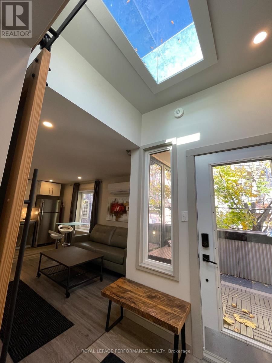 10 SHERBROOKE AVENUE Image 28