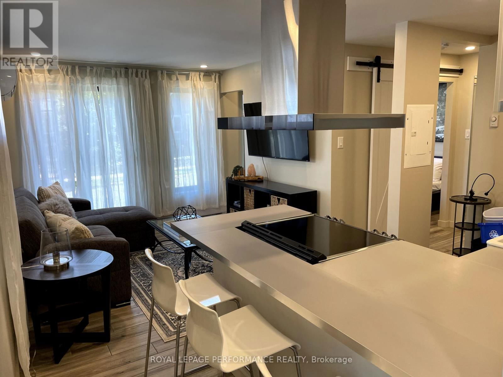 10 SHERBROOKE AVENUE Image 7