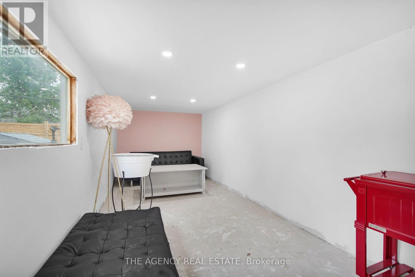 166 GILES STREET Image 10