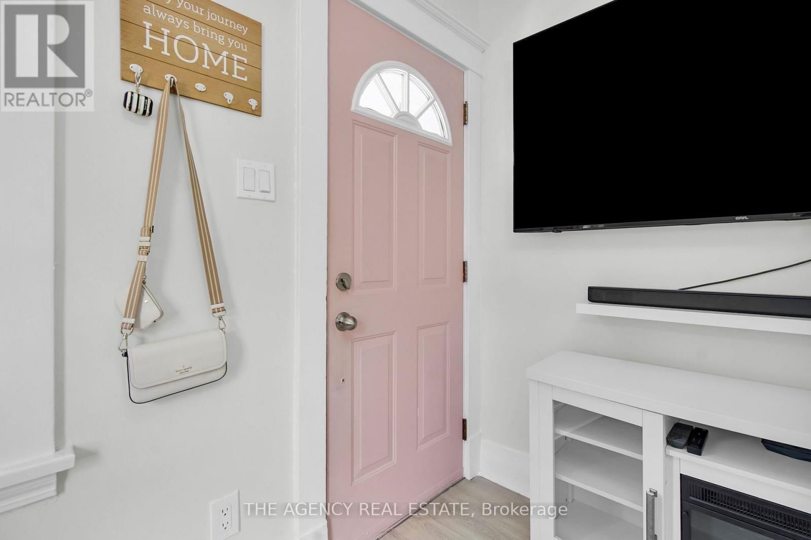 166 GILES STREET Image 11