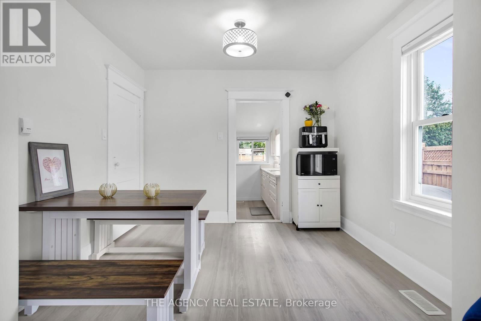 166 GILES STREET Image 15
