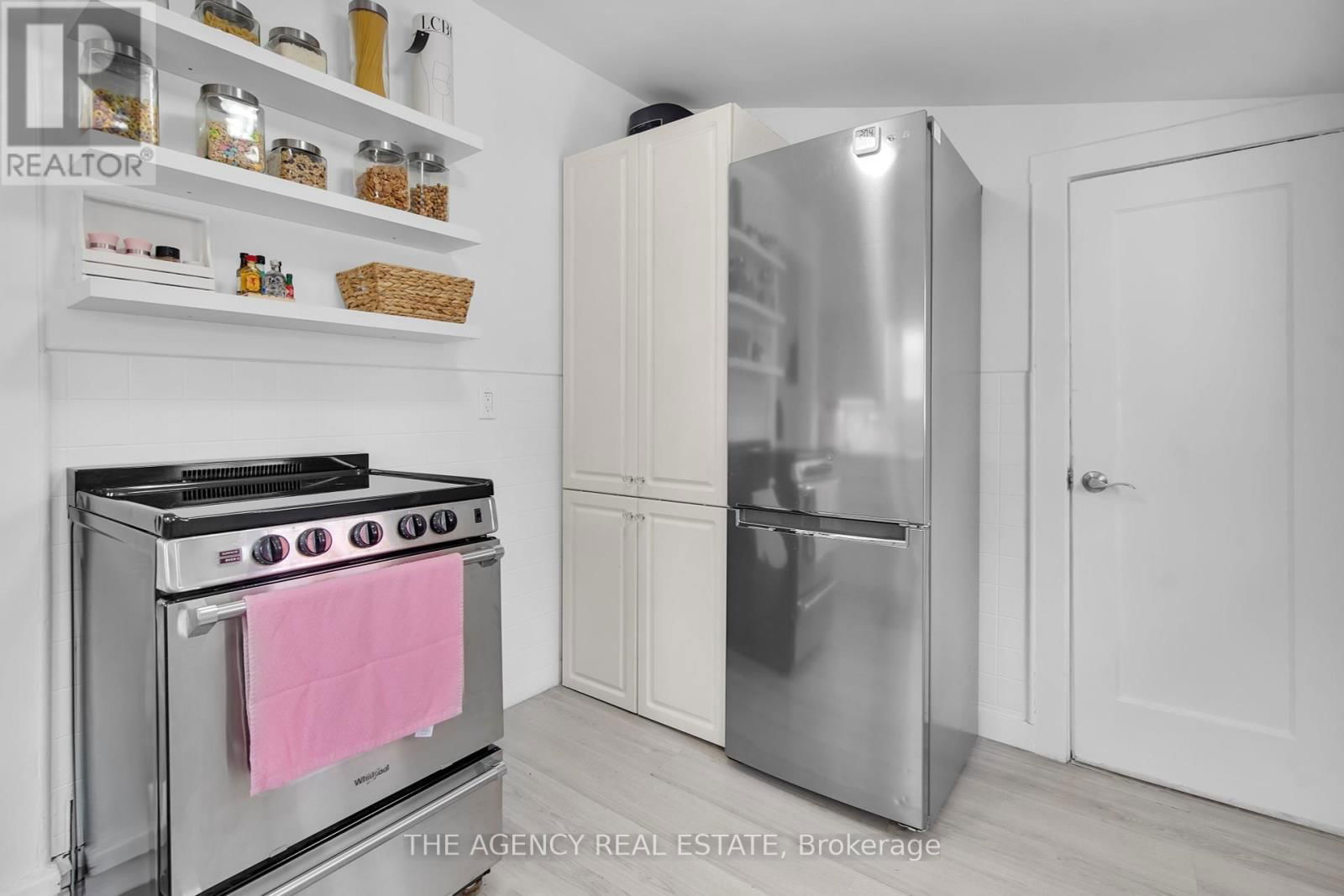 166 GILES STREET Image 24