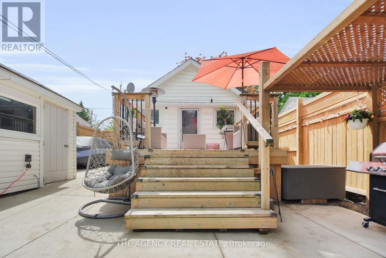 166 GILES STREET Image 34