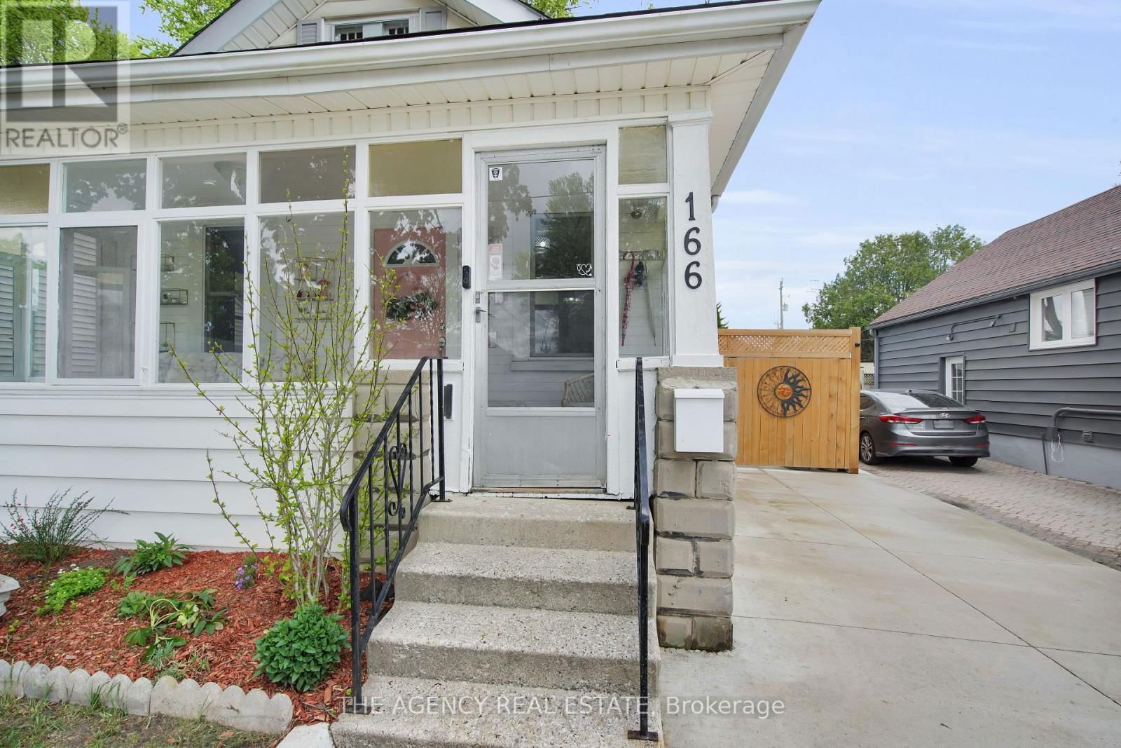 166 GILES STREET Image 4