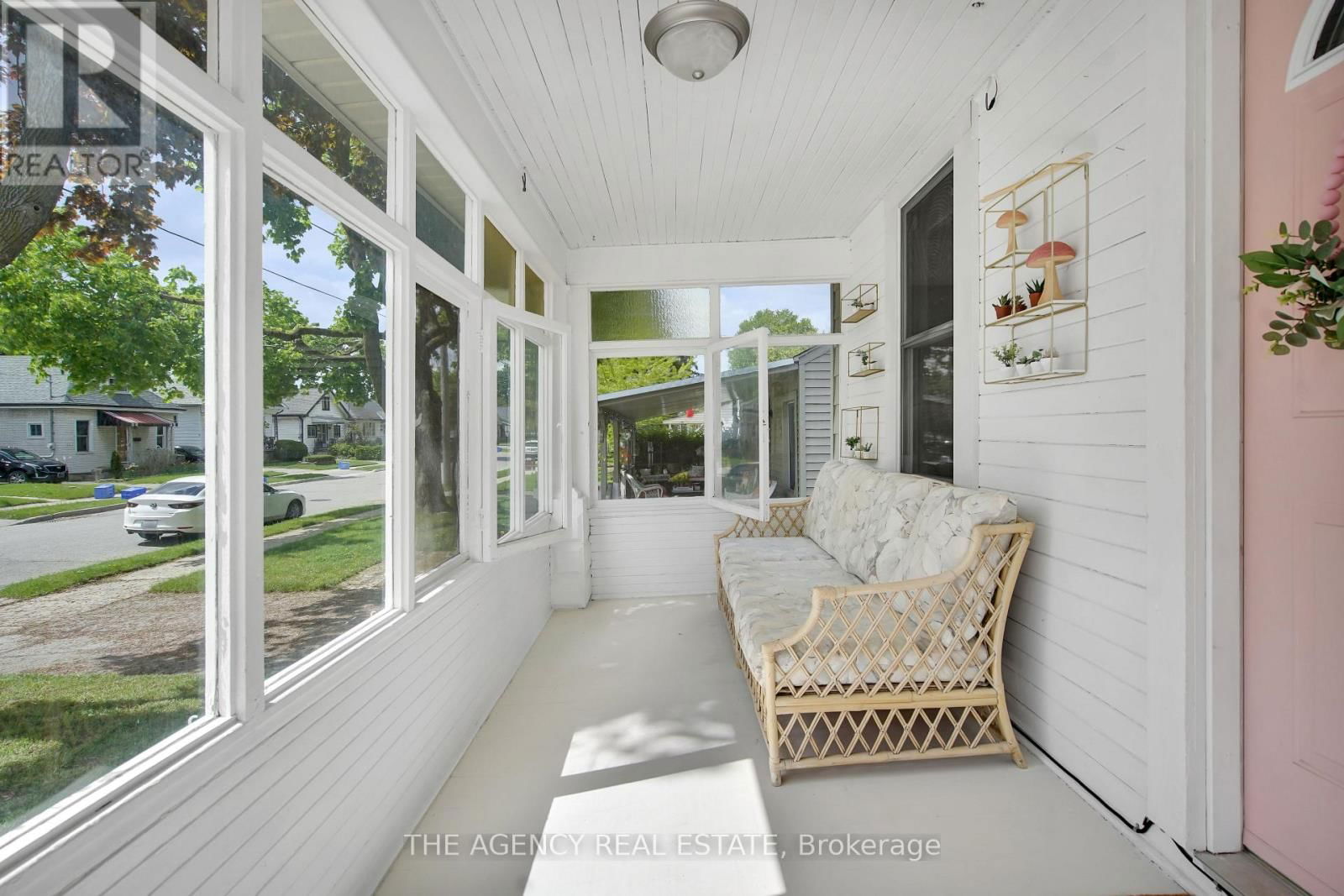 166 GILES STREET Image 8