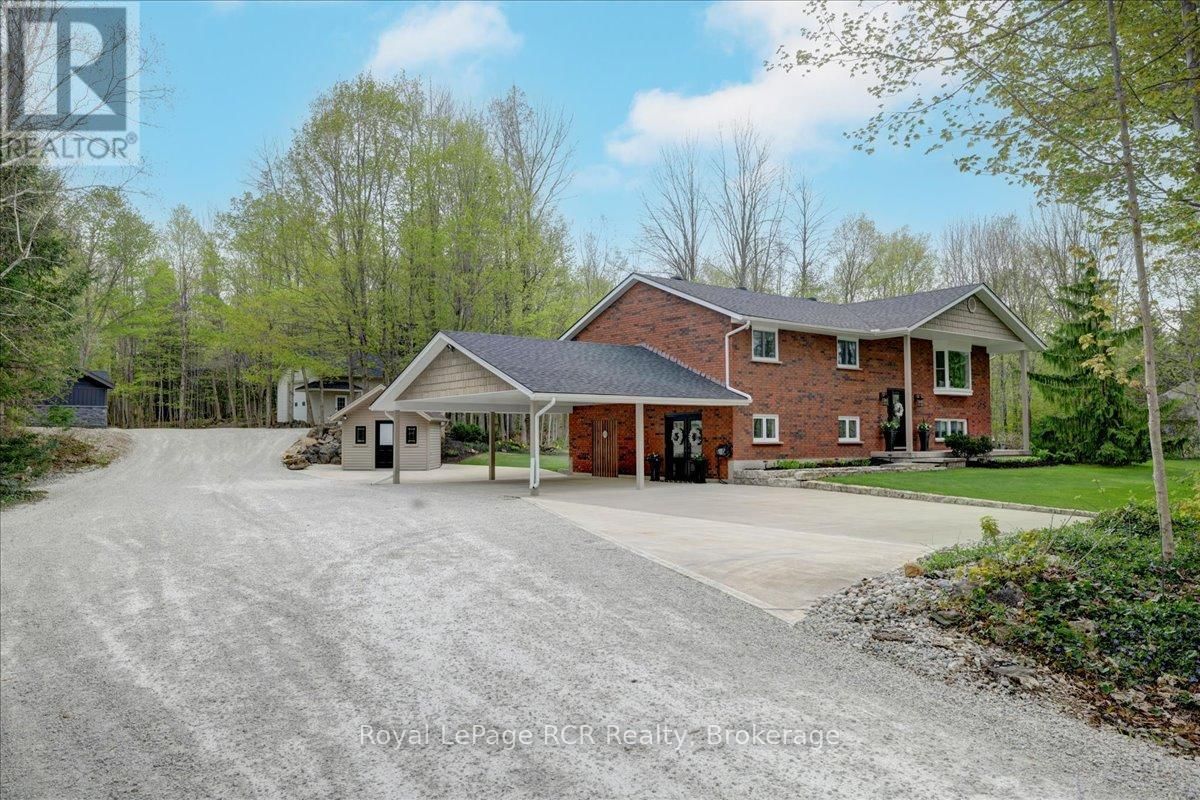 103488 GREY 18 ROAD Image 1