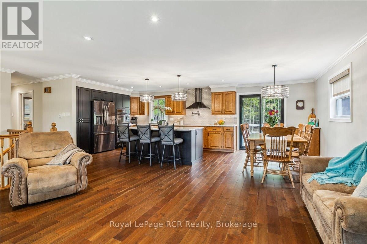 103488 GREY 18 ROAD Image 10