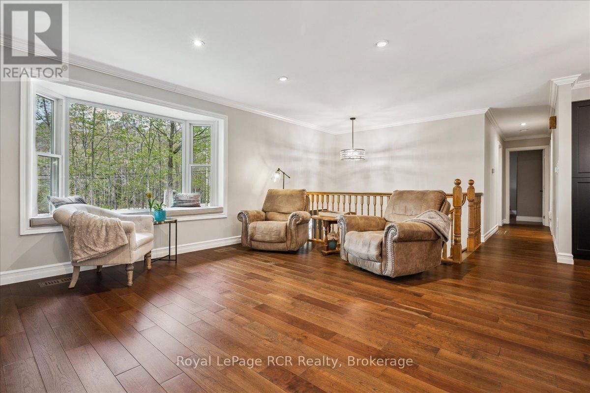 103488 GREY 18 ROAD Image 18