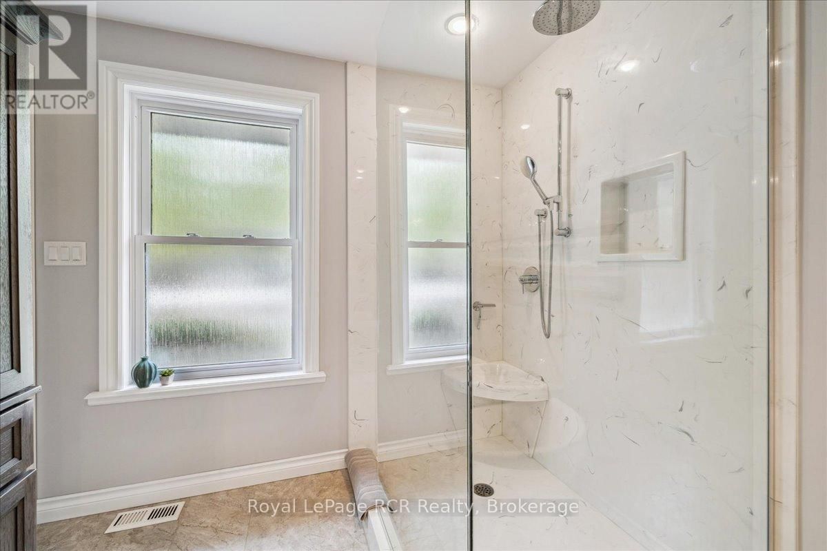 103488 GREY 18 ROAD Image 22