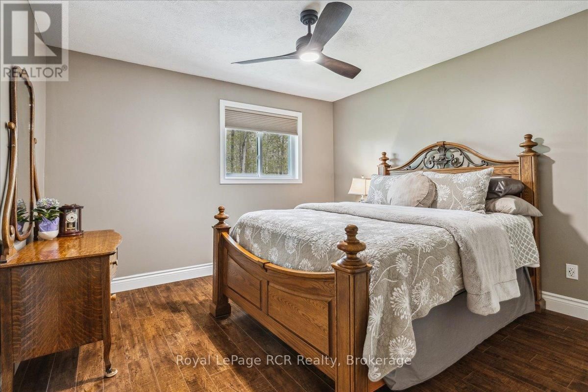 103488 GREY 18 ROAD Image 24