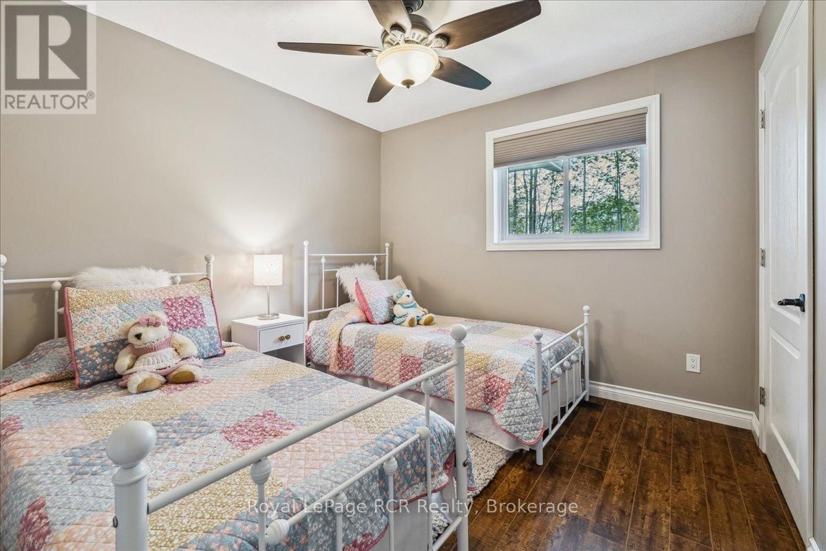 103488 GREY 18 ROAD Image 25