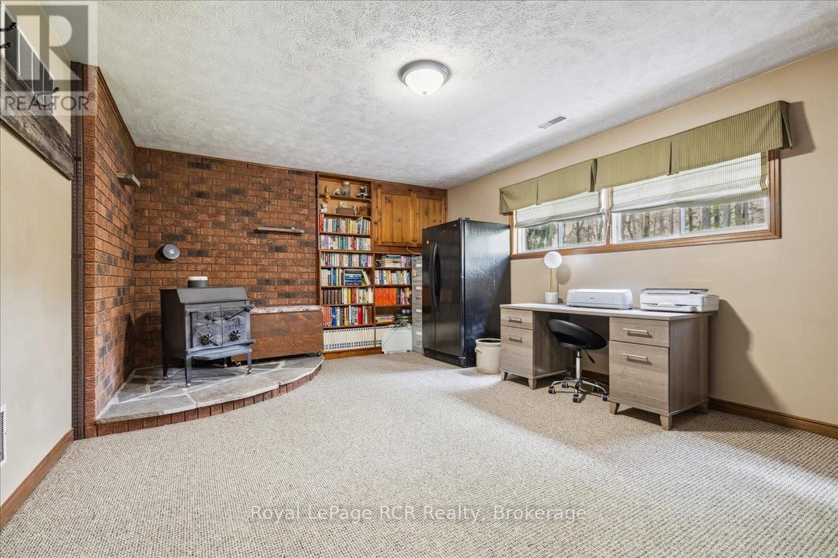 103488 GREY 18 ROAD Image 27