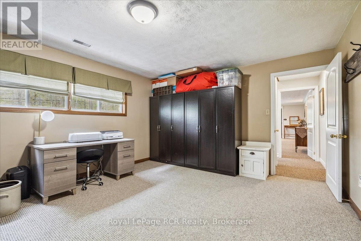 103488 GREY 18 ROAD Image 28
