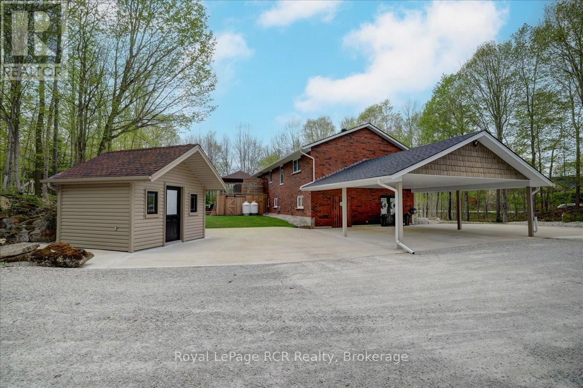 103488 GREY 18 ROAD Image 3