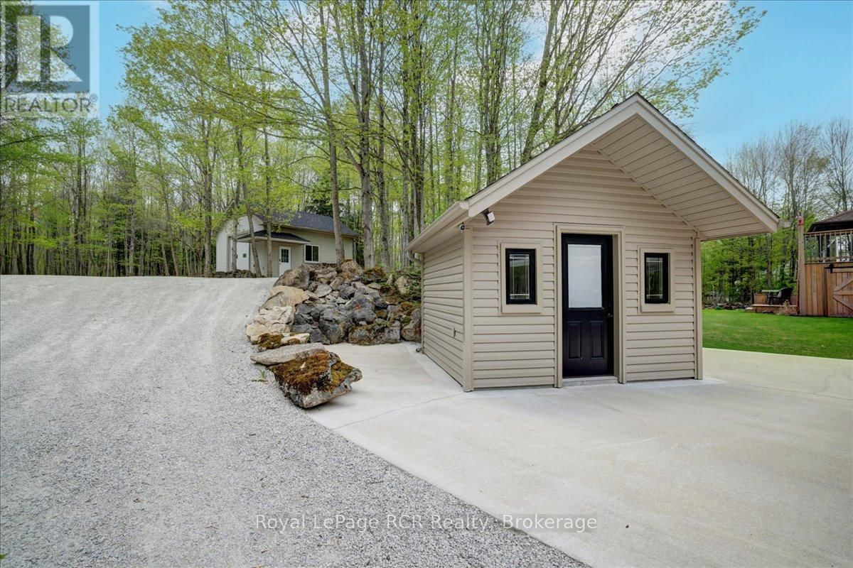 103488 GREY 18 ROAD Image 47