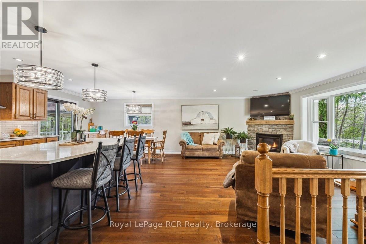 103488 GREY 18 ROAD Image 6