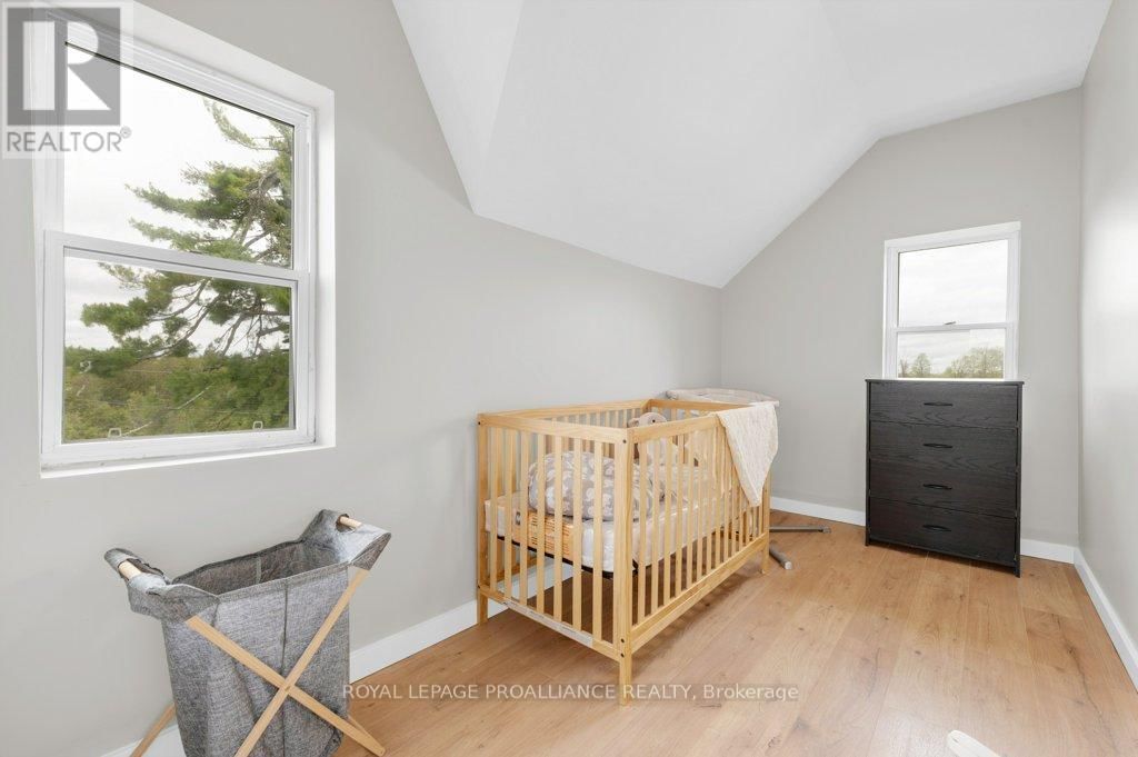 878 BARRY ROAD Image 18