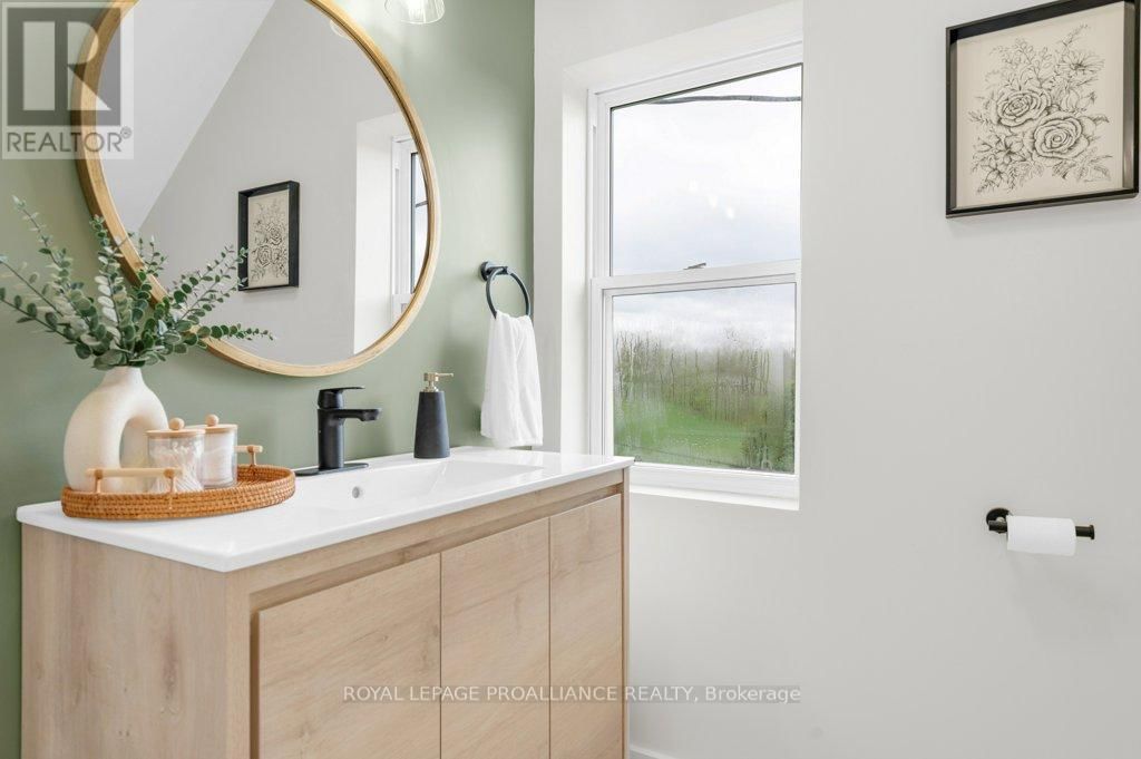 878 BARRY ROAD Image 20