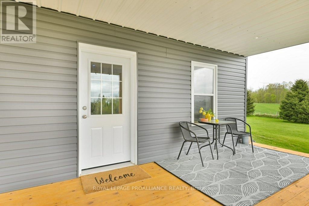 878 BARRY ROAD Image 27