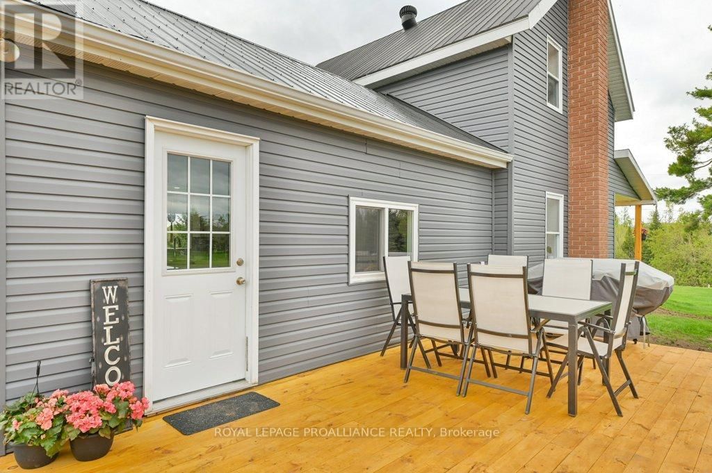 878 BARRY ROAD Image 28