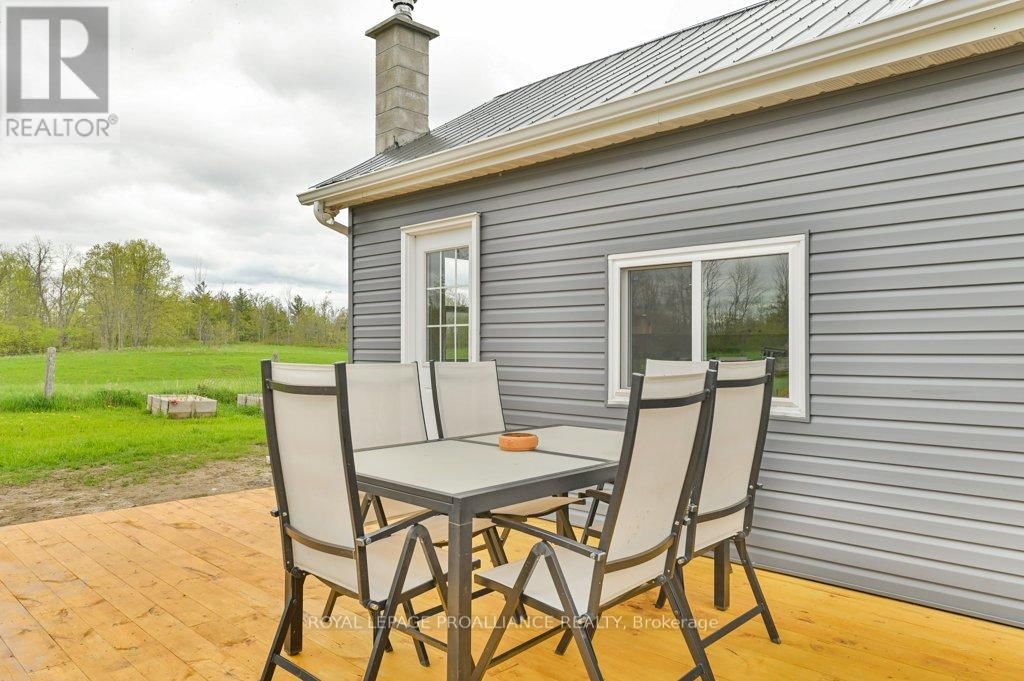 878 BARRY ROAD Image 29