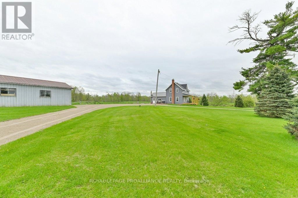 878 BARRY ROAD Image 32