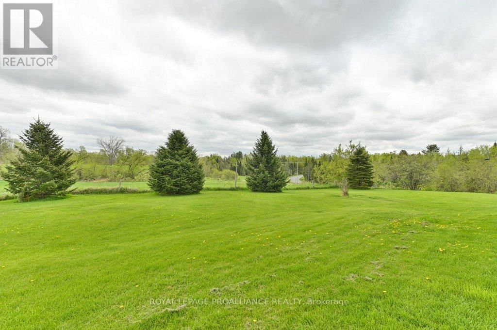 878 BARRY ROAD Image 33