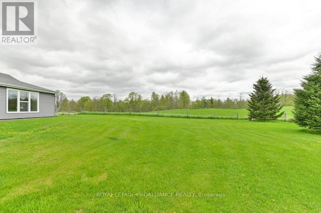 878 BARRY ROAD Image 35