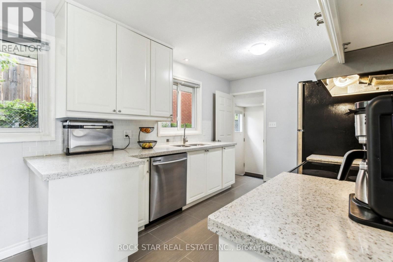 130 HUDSON CRESCENT Image 10