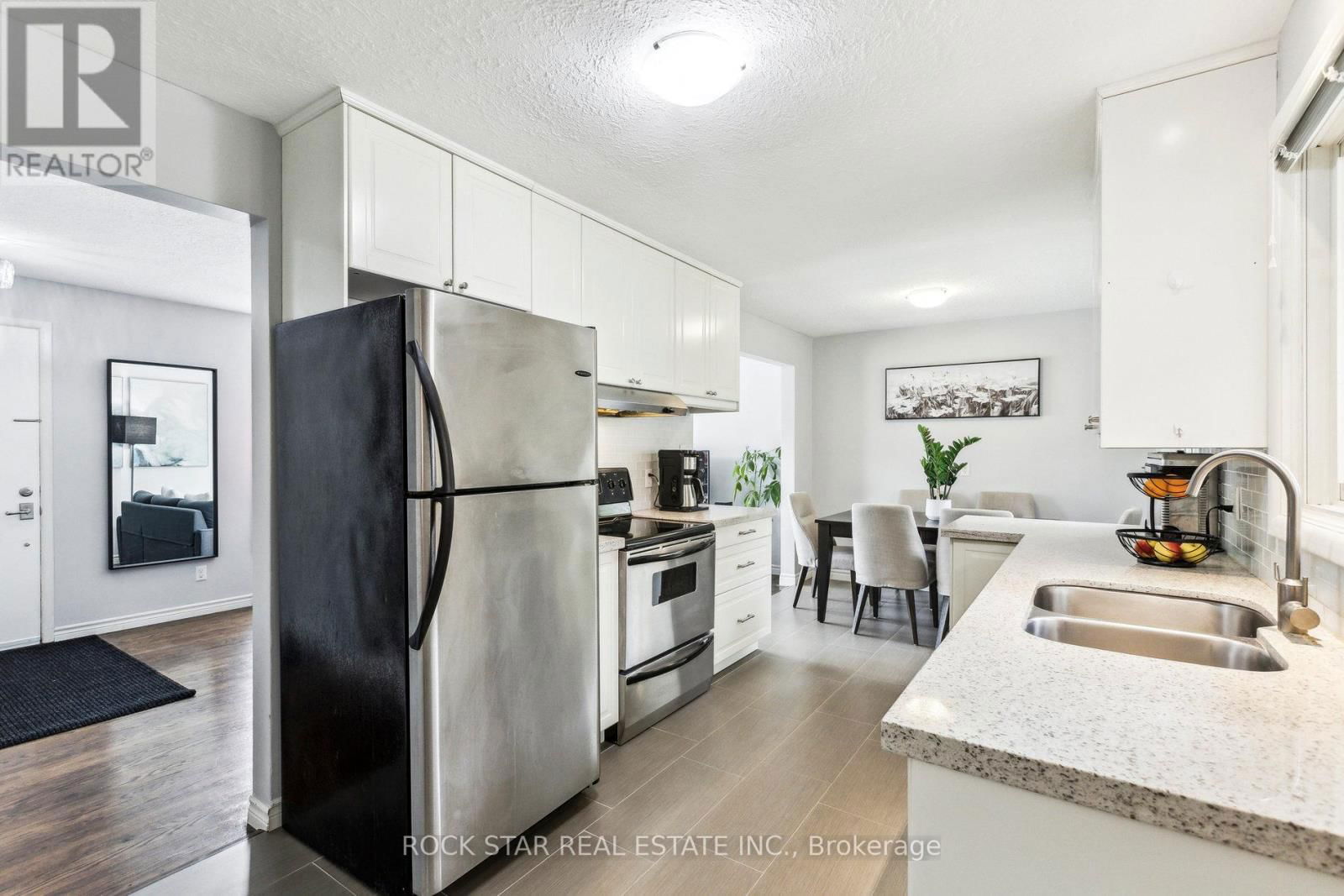 130 HUDSON CRESCENT Image 13