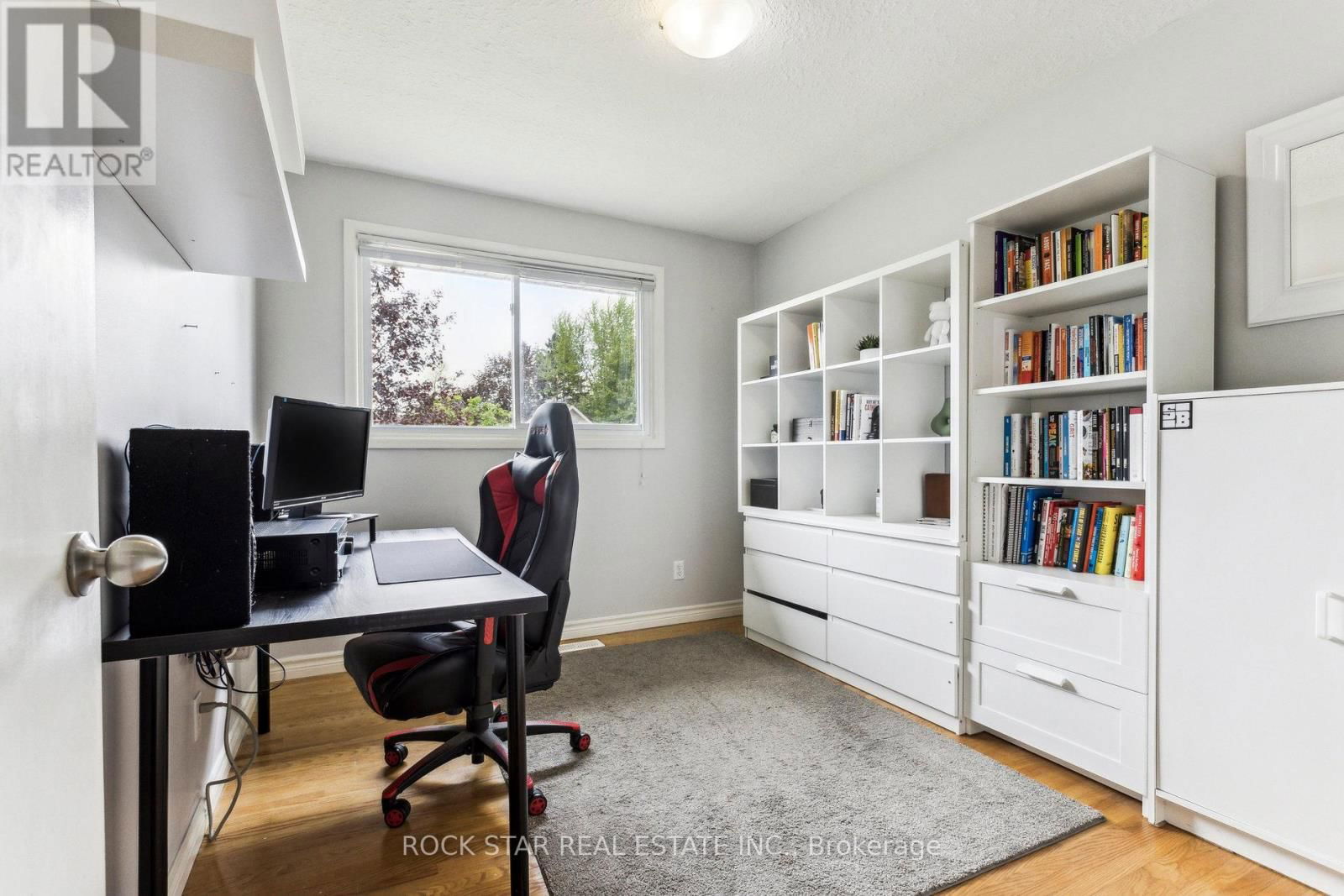 130 HUDSON CRESCENT Image 17