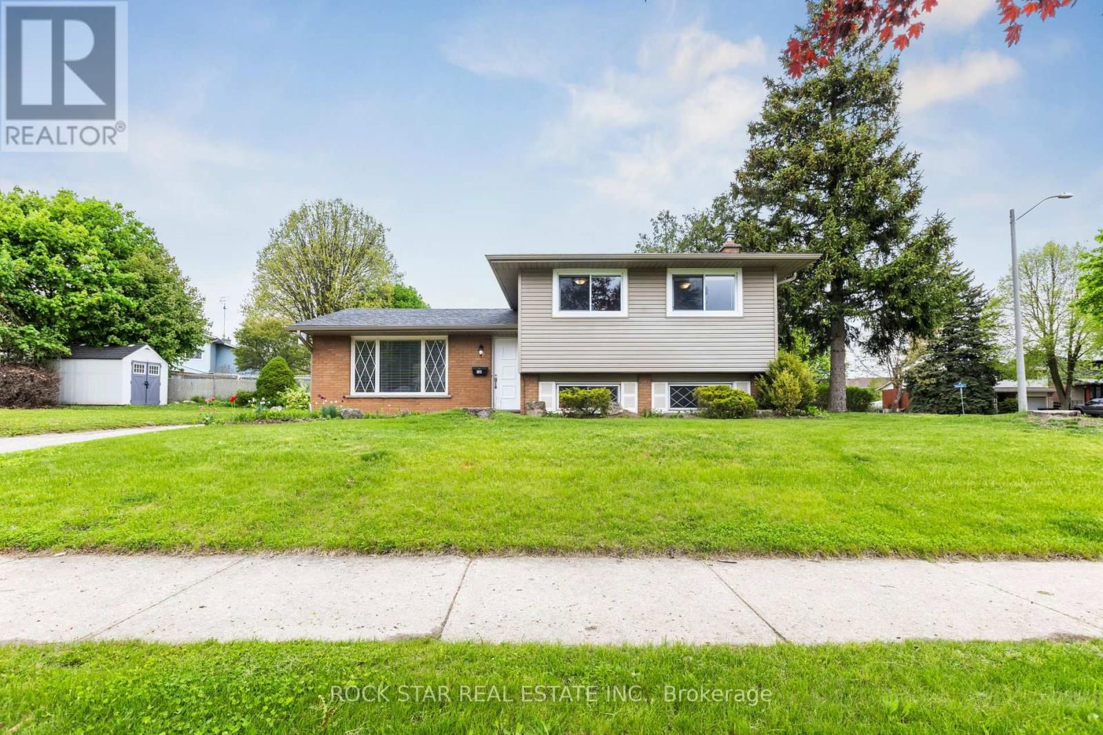 130 HUDSON CRESCENT Image 2