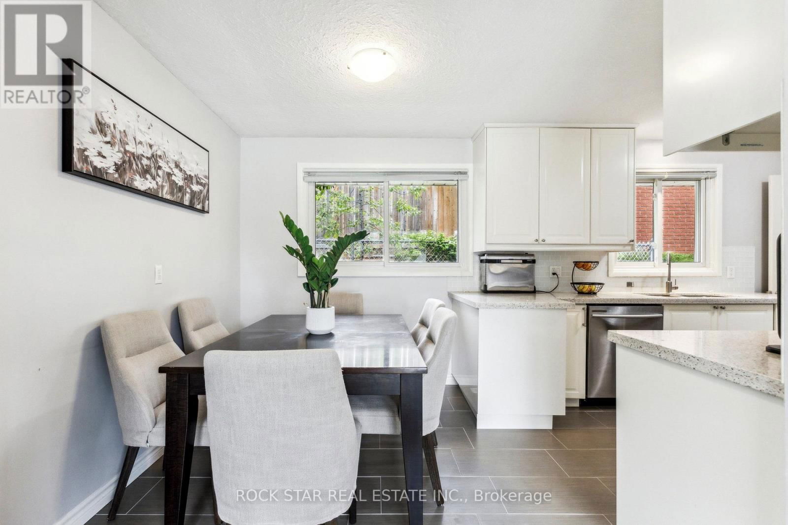 130 HUDSON CRESCENT Image 8