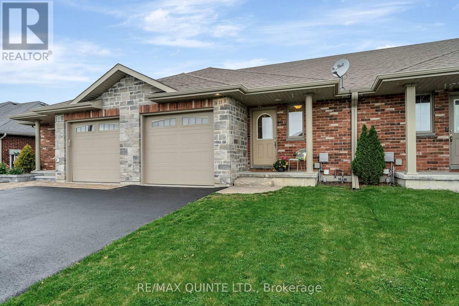 15 MCINTOSH CRESCENT Image 2