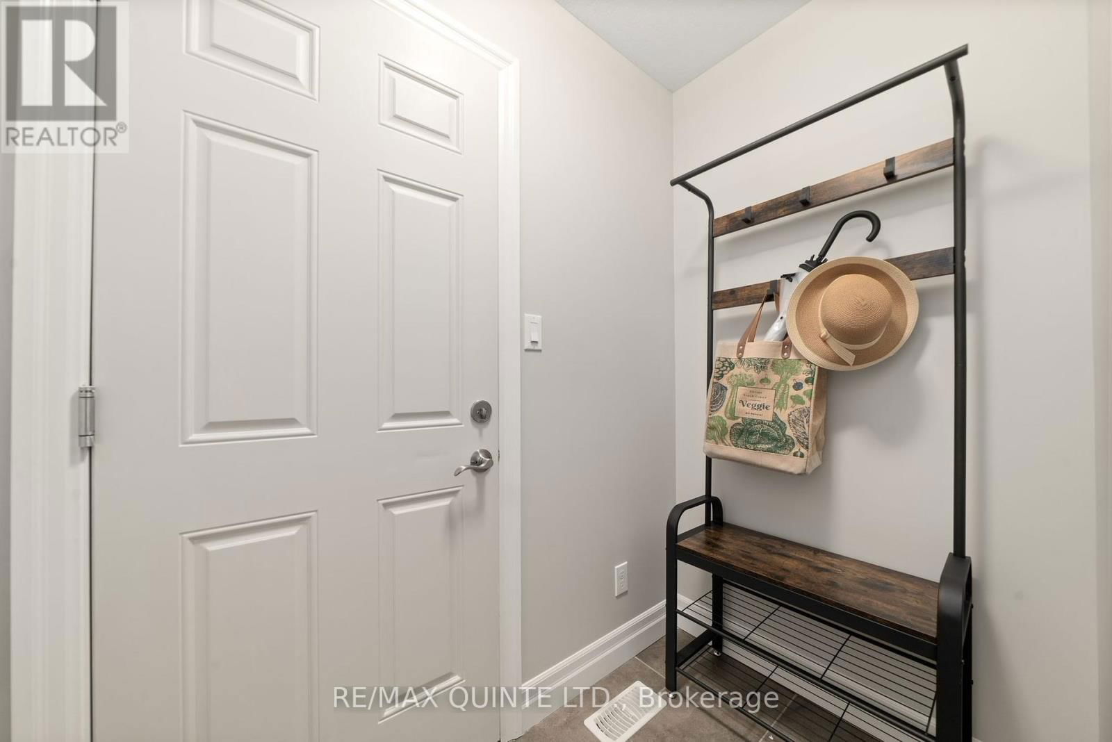 15 MCINTOSH CRESCENT Image 21