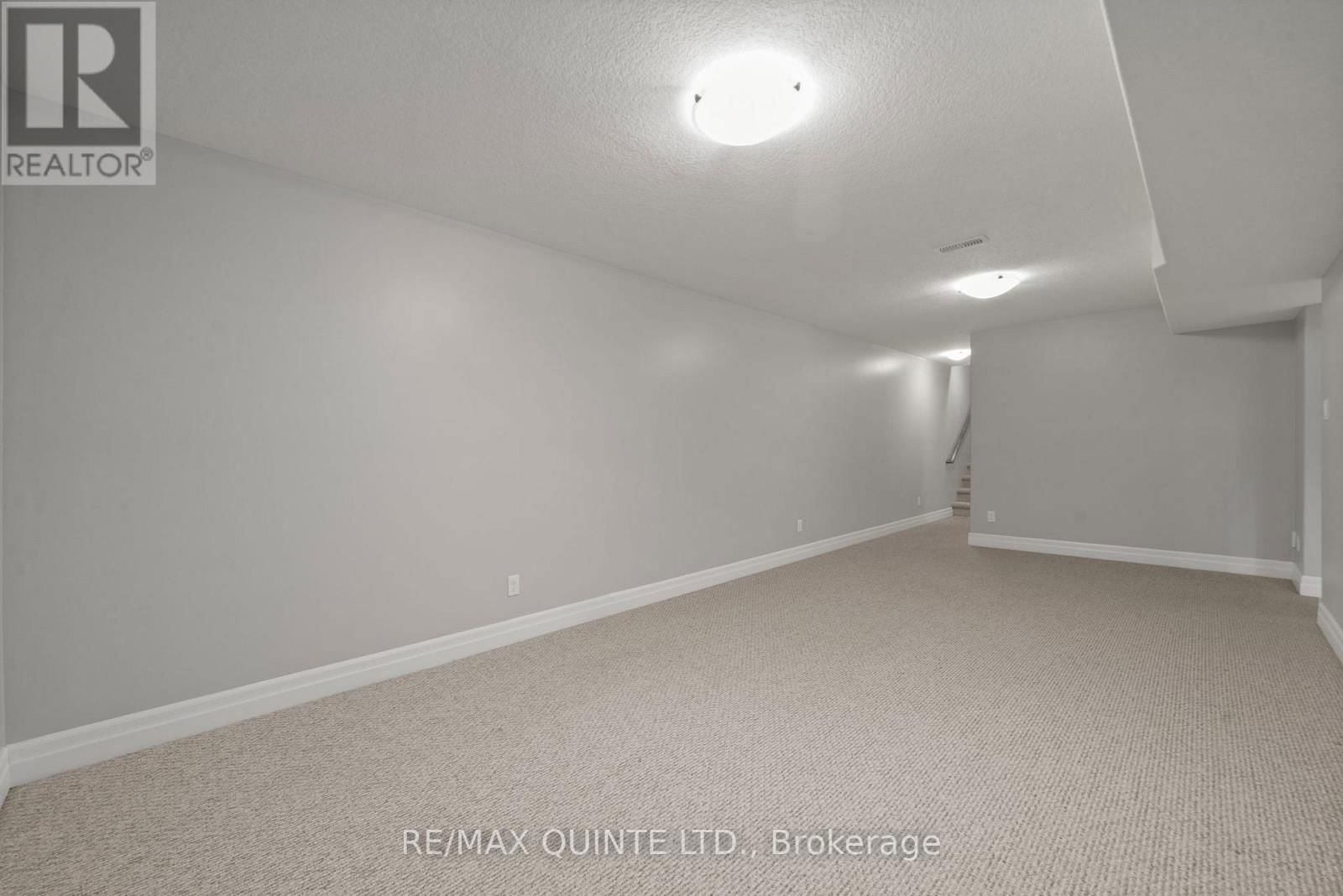 15 MCINTOSH CRESCENT Image 26