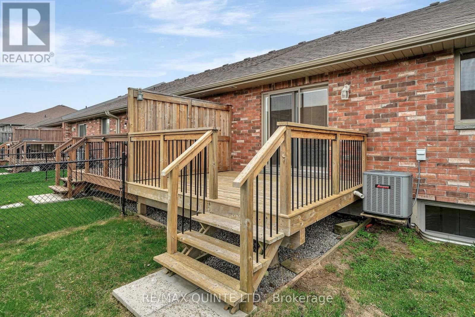 15 MCINTOSH CRESCENT Image 33