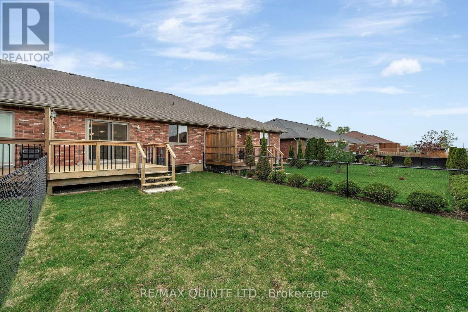 15 MCINTOSH CRESCENT Image 35